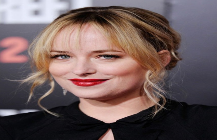 Dakota Johnson Bangs Tutorial