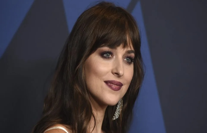 Dakota Johnson's Hair Extension