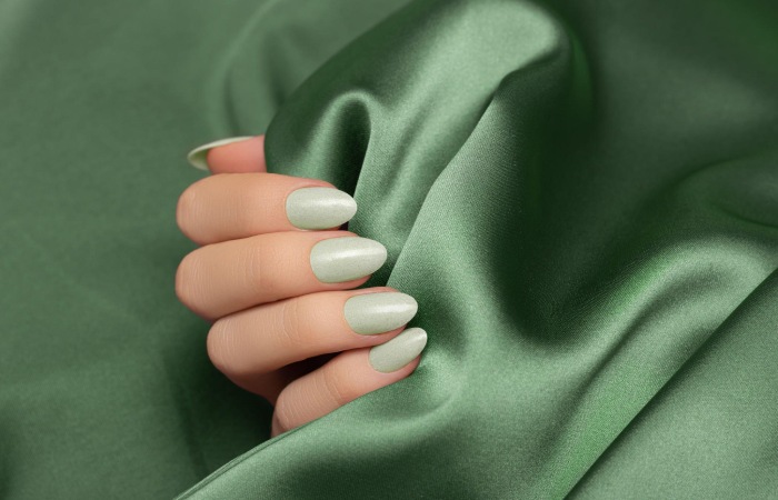 What is Sage Green Nails Aesthetic